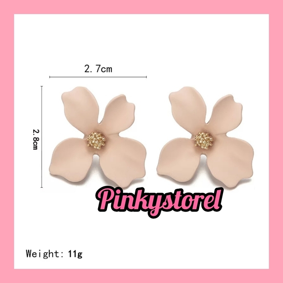 Blossom White  Earrings - Picture 7 of 7